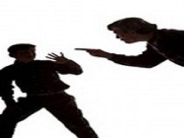 تنبیه پادگانی و نامتعارف دانش آموزان در یکی از مدارس ابتدایی نطنز