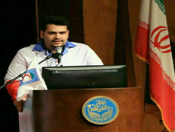 تا پای جان از داوطلبین هلال احمر حمایت میکنیم