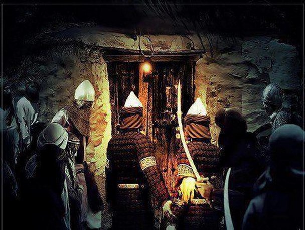 زندگی فاطمه (س) از تولد سیاسی تا شهادتی سیاسی تر / چرا مزار مادر پنهان است؟