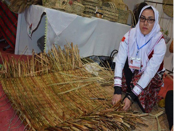 بانوی کردکویی که زندگی می‌بافد+تصاویر