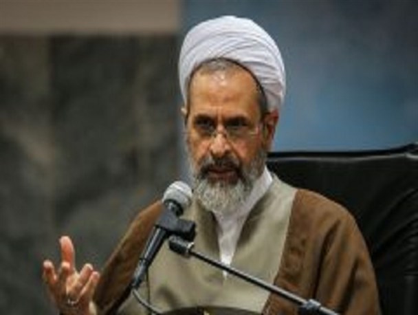 اصفهان محل حضور مفسران و مکاتب بزرگ دینی در طول تاریخ بوده است/ آیت الله مظاهری درس هجرت و کرامت به حوزه های علمیه آموخت