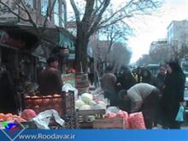 نفس تنگ بهشت گم شده غرب ایران در بساط دست فروشان