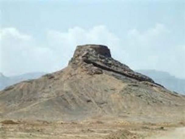 برج خاموشی در روستای اغرکویه سیرجان با قدمتی ۲ هزار ساله