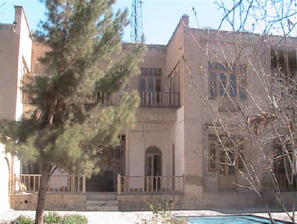خانه مسعودی یادگاری از دوران قاجاریه با تصاویری زیبا از پادشاهان ایران باستان