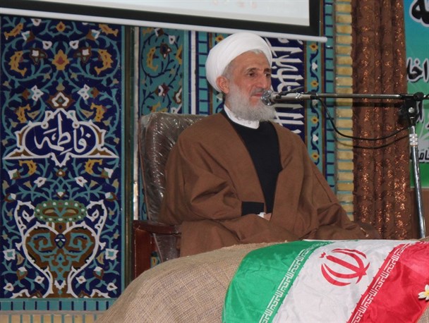 دیپلماتیک رفتار کردن در برابر رهنمودهای رهبری خیانت به شهدا است