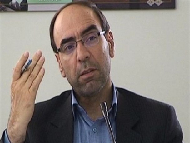 مردم در انتخابات به افراد متعهد و انقلابی رای دهند/برخی آقایان در شورای شهر خلاف قانون عمل می کنند