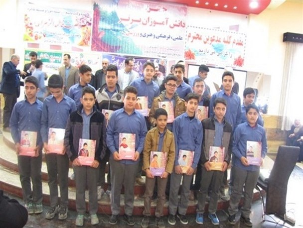 تجلیل ۱۲۰ نفر از فرهنگیان و دانش آموز فعال عرصه های آموزشی و پرورشی شاهد کردکوی + عکس