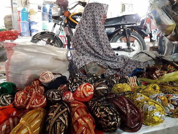 تلی بافی؛ تحفه دو هزار ساله مینابی ها +تصویر