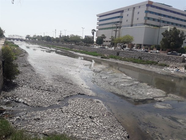 گردشگری با عطر تعفن/ هم نشینی نامتوازن خور با مهمانان نوروزی