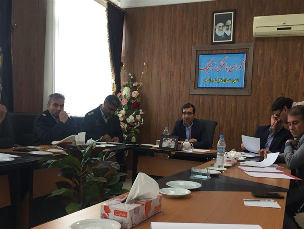 وضیعت وانت بارهای حاشیه میدان مرکزی خلیل آباد مناسب نیست