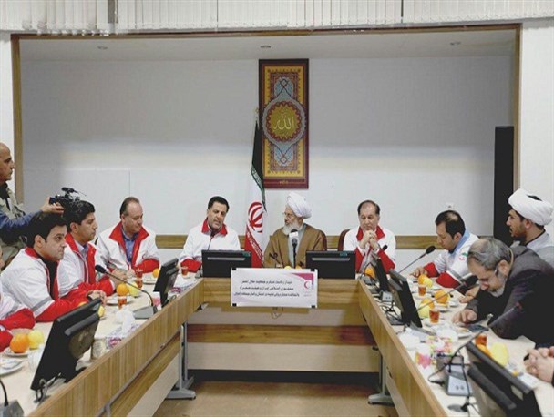 وحدت مردم موجب تحقق بیانیه گام دوم می شود/ امدادگران در شادی ‌مردم هم شریک هستند