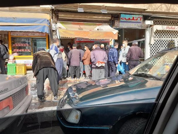 مرغ در بیجار حکم طلا پیدا کرده است/ صف‌های طولانی مردم مقابل مرغ فروشی‌ها