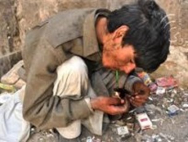 اکثر معتادان پراکنده در اطراف حرم رضوی بومی نیستند/ آغاز فعالیت پلیس افتخاری به زودی در مشهد