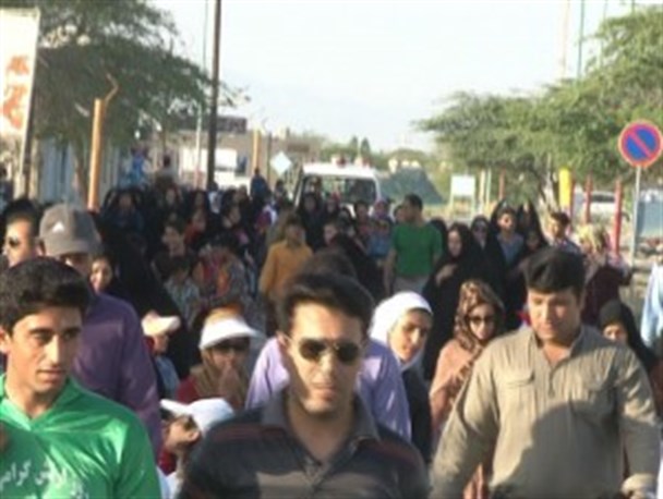 تصاویر/ مراسم پیاده روی خانوادگی در شهرستان بندری کنارک