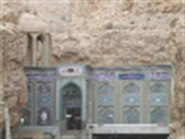 تشرف کاروان 120 نفره زائران عربستانی به حرم بی بی حکیمه (س)