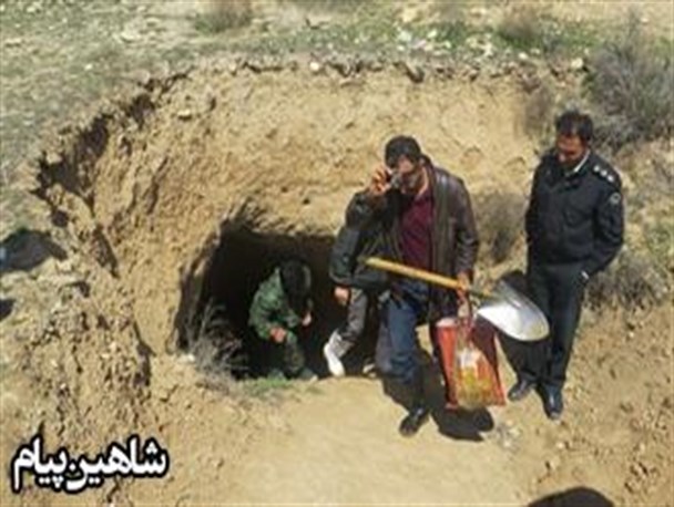 کشف تونل زیرزمینی مشکوک در شاهین دژ+تصاویر