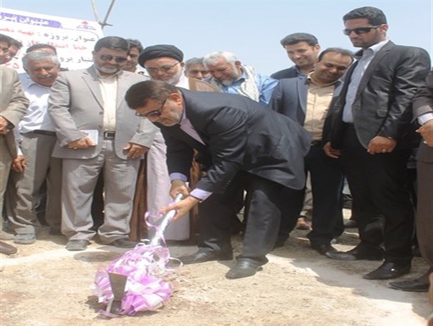 کلنگ احداث خط انتقال گاز به شهر رودان به زمین زده شد