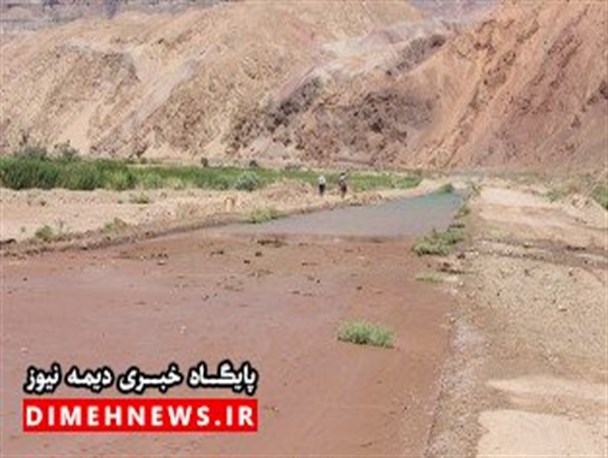 بارش باران منجر به جاری شدن سیل در برخی نقاط شهرستان فیروزکوه شد