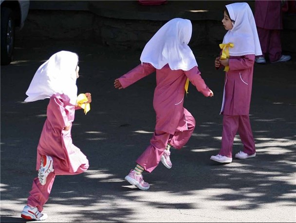 در تهیه لباس فرم دانش آموزان نباید دقت را فدای سرعت کرد