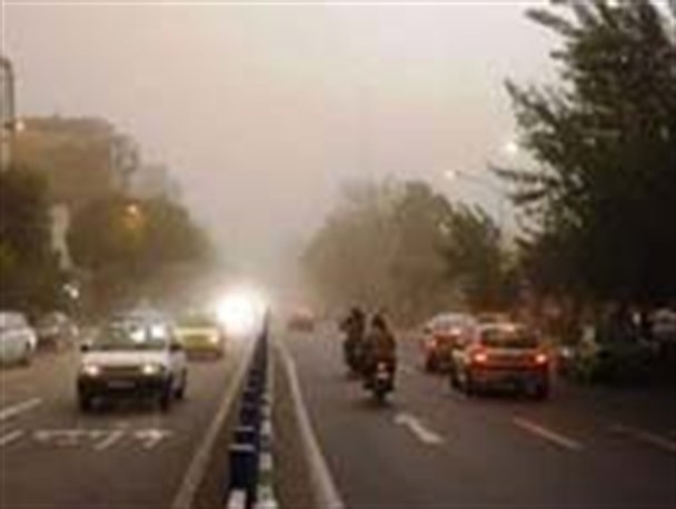 گردو غبار دید افقی را در الیگودرز تا یک کیلومتر کاهش داد