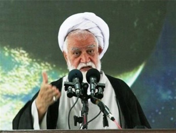 همدلی ارتش و سپاه قدرتمندترین سلاح در مقابله با تهدیدهاست/استکبار جهانی در انتظار نابودی توأم با بدنامی باشد