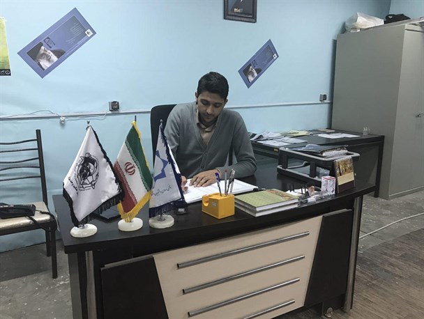 ارتباط اقتصاد مقاومتی و واردات 60هزارتن لوله در چیست؟!/آقایان یا بیدار شوند و وضع جوانان کشور را ببینند و یا بروند تا جوانان بیایند و فکری به حال خود کنند