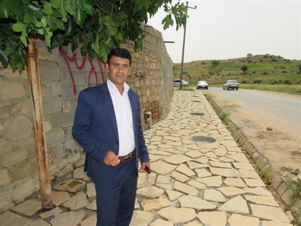 آغاز عملیات سنگ فرش و جدول کشی روستای مال ملا با اعتبار700میلیون ریالی+تصاویر