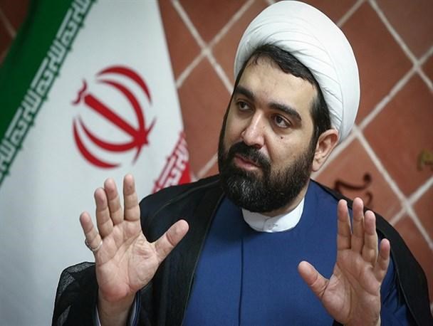 انتقاد خطیب مراسم شهادت احمد بن موسی (ع) از عدم حضور استاندار فارس + فیلم