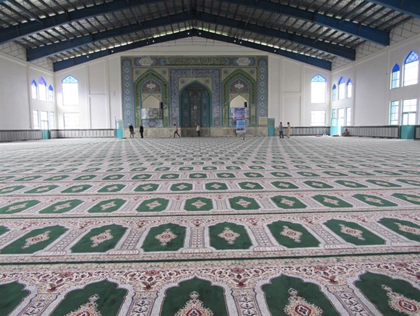 اهدای ۱۴۰۰ متر فرش سجاده ای به مصلی شهرلنده توسط قرارگاه محرومیت زدایی سپاسد+تصاویر