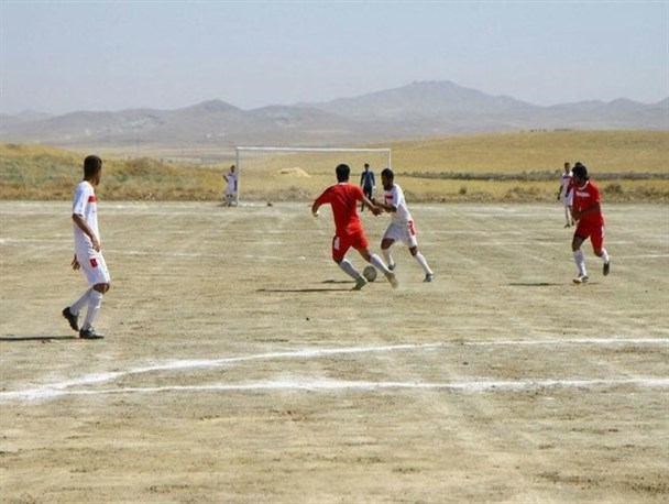 اینجا همه چیز خوب است اما تو باور نکن
