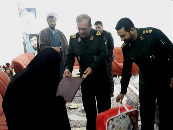 دیدار فرمانده سپاه نینوای گلستان با خانواده «سردار شهید رحمانی»