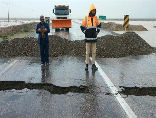 روستای شوراب  خالی از سکنه شد/ ایجاد خاکریز در کاشمر و مسدود شدن جاده بردسکن به شهر آباد