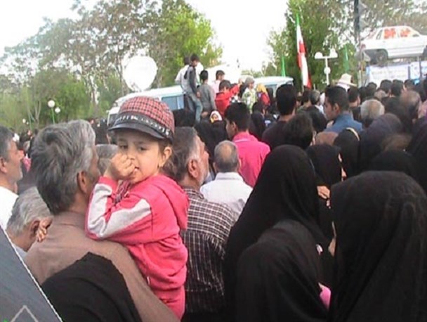 تویسرکان یک ساعت روی آنتن شبکه سوم می‌رود/پراید؛ جایزه ویژه همایش پیاده روی