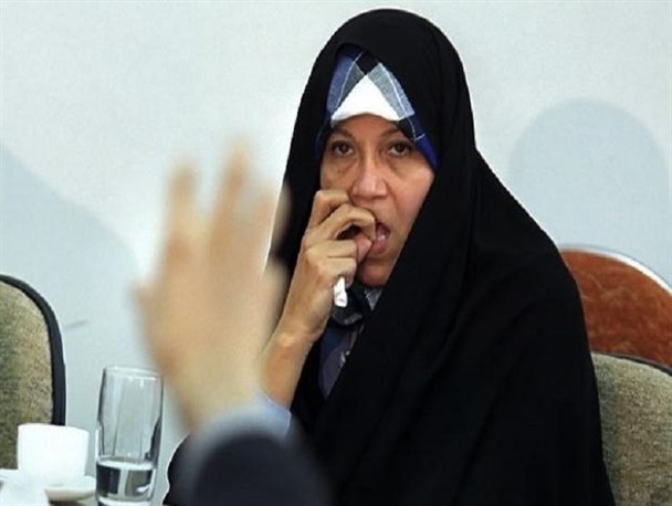 همنشینان فائزه هاشمی از اصلاح طلبان خراسان جنوبی تا بهائیان/ اصلاح طلبان پیشمان از همراهی با فائزه هاشمی در بیرجند!