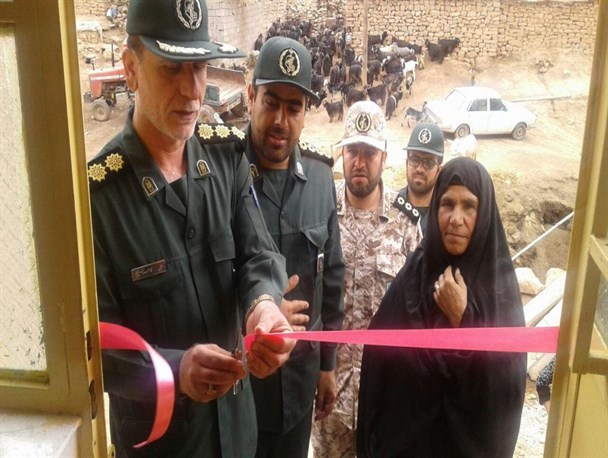 15 باب خانه به همت بسیج سازندگی ایذه در مناطق محروم شهرستان احداث شد
