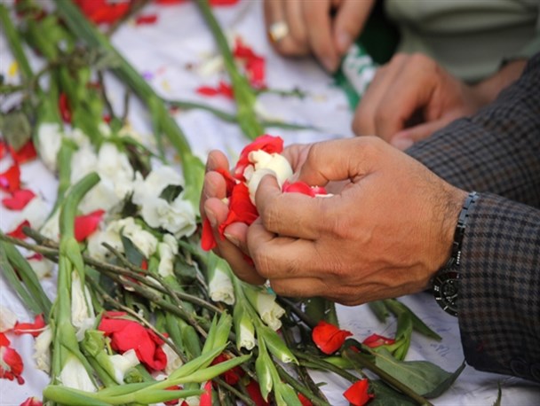 شهید مدافع وطن عزیزالله بهمنی در باغملک تشییع  شد + تصاویر