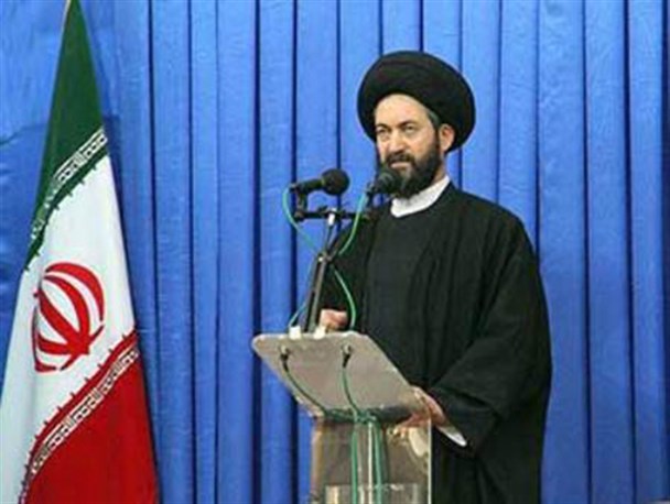 نوسان قیمت ها ناشی از سوء تدبیر مسئولان است/ کرامت و عزت ما نتیجه درایت رهبری است