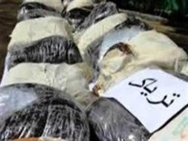 کشف 10کیلو تریاک جاسازی شده در یک خودرو