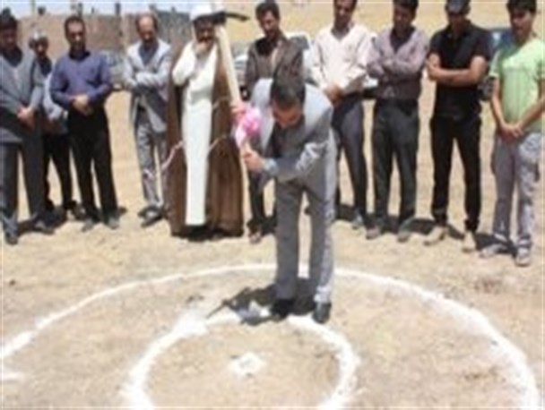 کشتارگاه طیور آبدانان کلنگ زنی شد