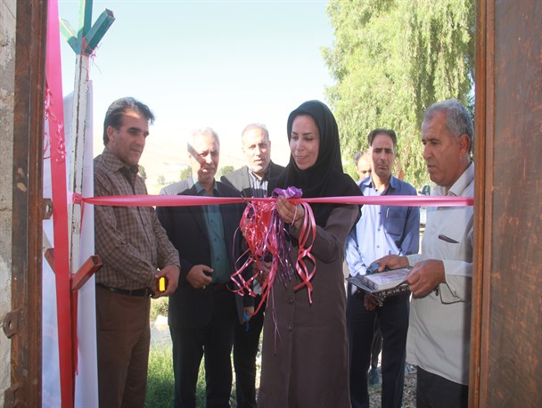 استفاده از روشهای نوین آبیاری در صرفه جویی منابع آبی کشور بسیار تاثیرگذار است / افتتاح طرح آبیاری بارانی در 134هکتار از اراضی شهرستان