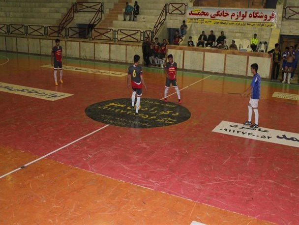 تماشاگران ویژه فوتسال «جام رمضان» مینودشت چه کسانی بودند+ تصاویر