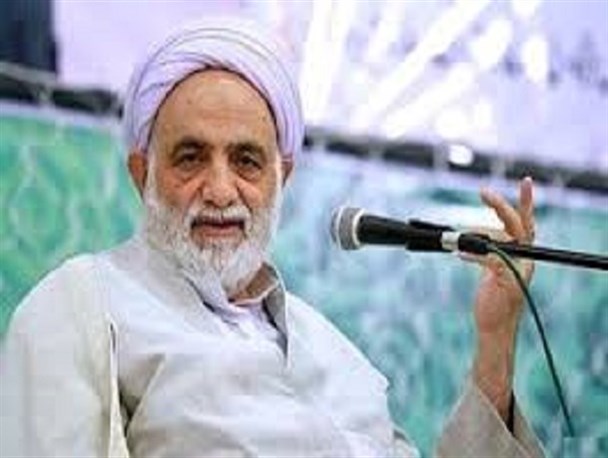 اختصاص طبقه دوم مساجد برای حضور خانم ظلم در حق آنهاست/ باید ملاحظات شرایط زنان مدنظر قرار گیرد