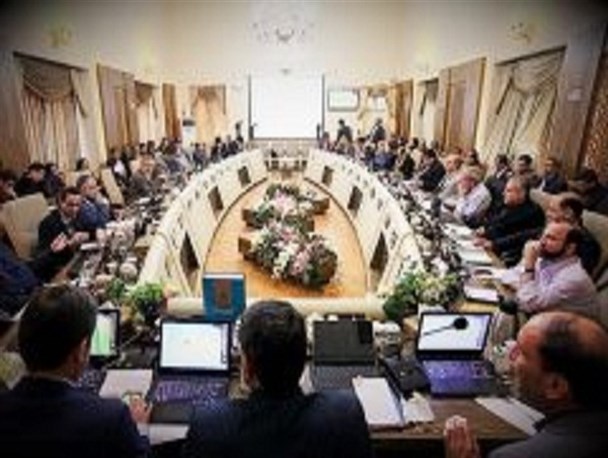 منتخبان عمل به وعده‌ها را فراموش نکنند/ افتادن اصفهان از چشم مدیران پایتخت‌نشین