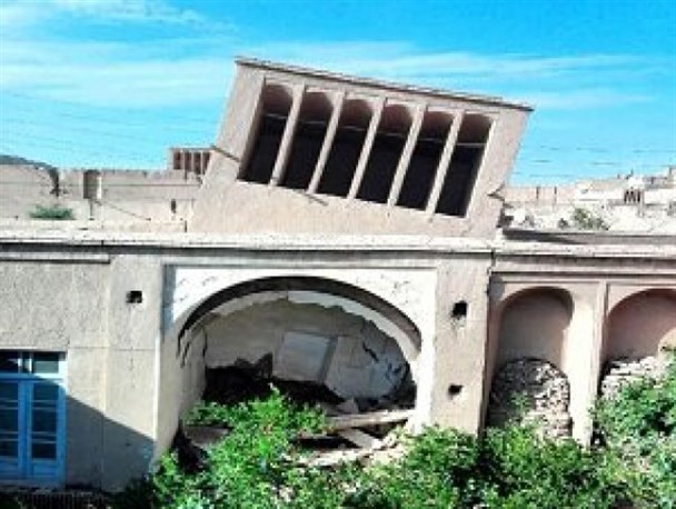 مشکل فاضلاب ندوشن حل شد/ آب باران، علت اصلی تخریب بافت تاریخی ندوشن