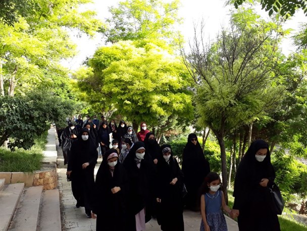 همایش پیاده روی خانوادگی در خرم آباد برگزار شد