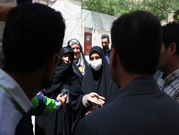 عکس/بازدید مسئولان شهری از محله «باغ خلج» اراک