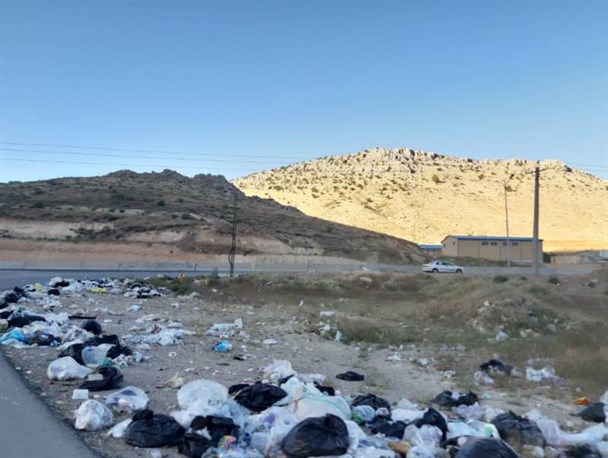 بی خبری بخشدار مرکزی بویراحمد از انباشت زباله های محور یاسوج -بابا میدان+تصاویر