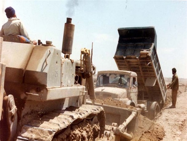 مجاهدت سنگرسازان بی سنگر در دوران دفاع مقدس/ جهاد کشاورزی در صف مقدم اقتصاد مقاومتی قرار دارد