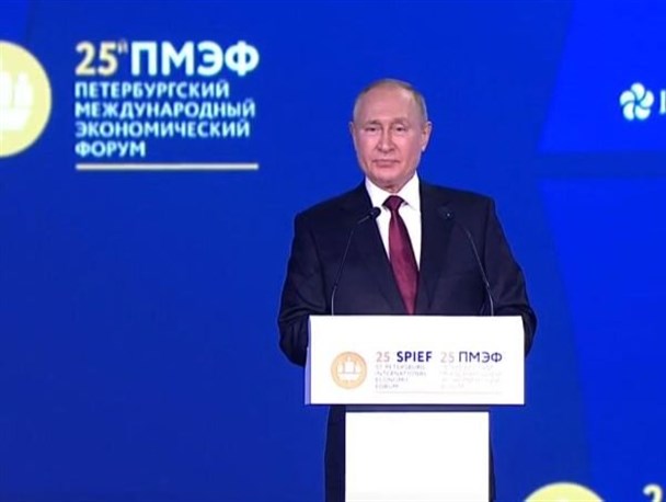 غرب در نابود کردن اقتصاد روسیه شکست خورد/پایان دوران جهان تک قطبی