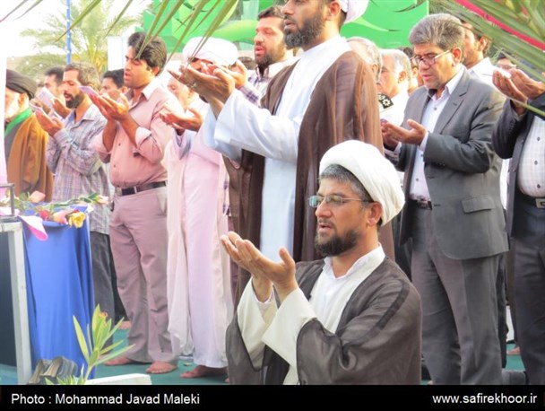 نماز عید سعید فطر خوروبیابانک / گزارش تصویری